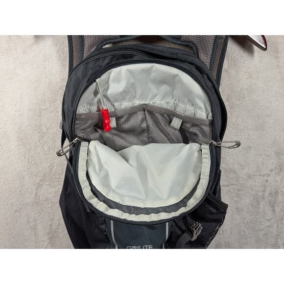 Osprey Daylite Backpack Gray/Black Travel Hiking Adventure Bag - Picture 4 of 9